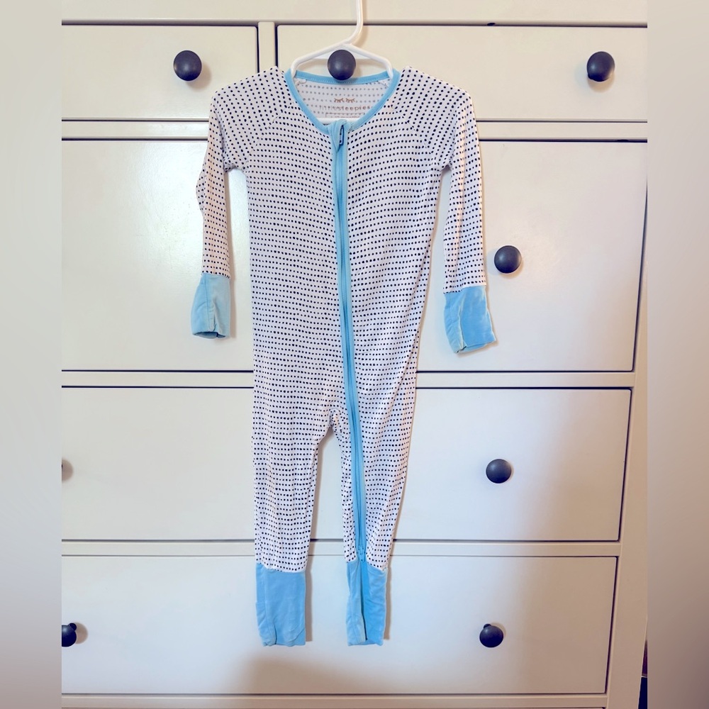 Little sleepies zippy-blue polka dot